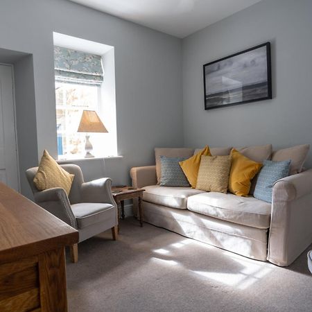 Hassop Station Apartment On The Monsal Trail เบคเวลล์ ภายนอก รูปภาพ
