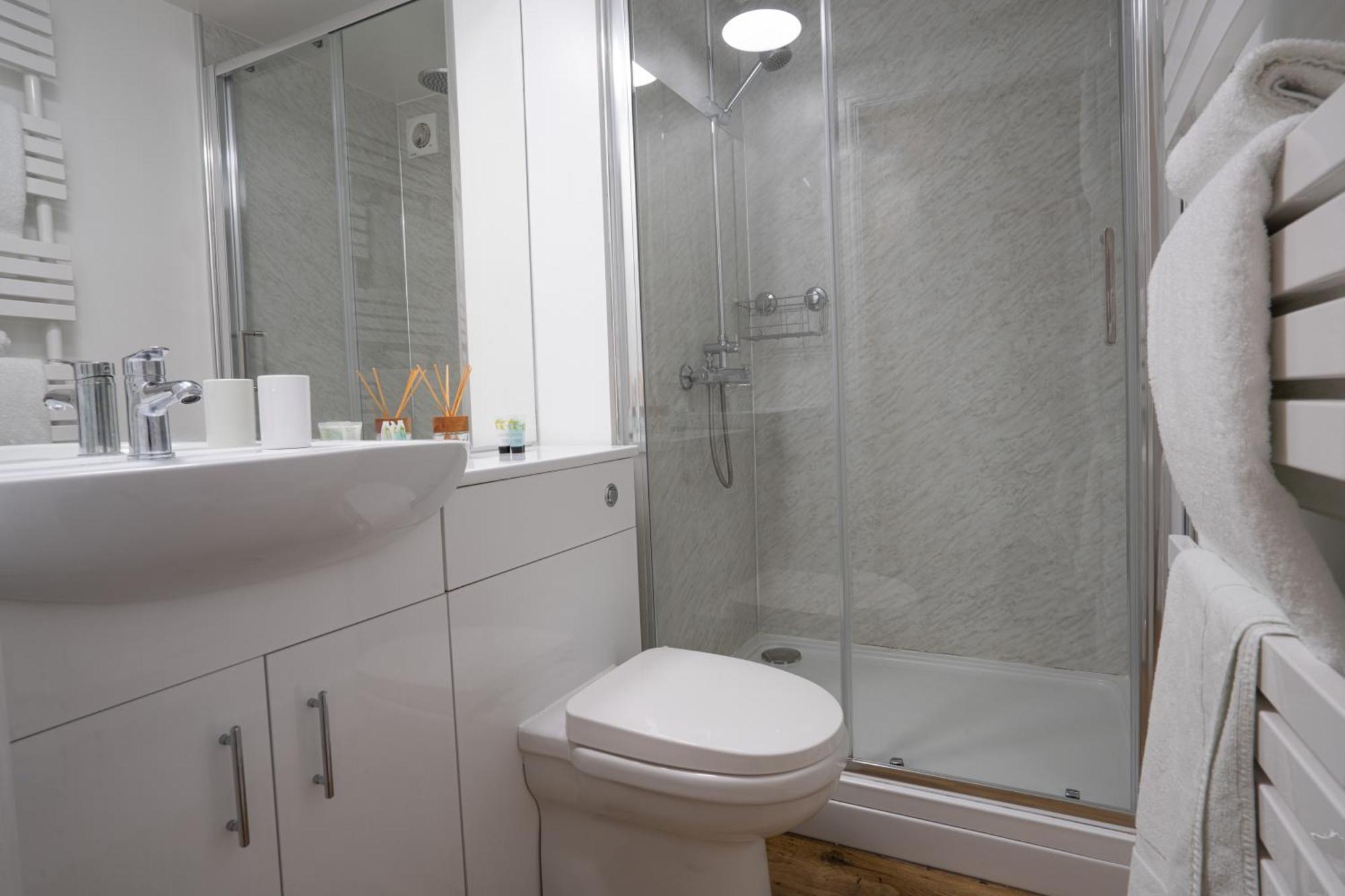 Hassop Station Apartment On The Monsal Trail เบคเวลล์ ภายนอก รูปภาพ