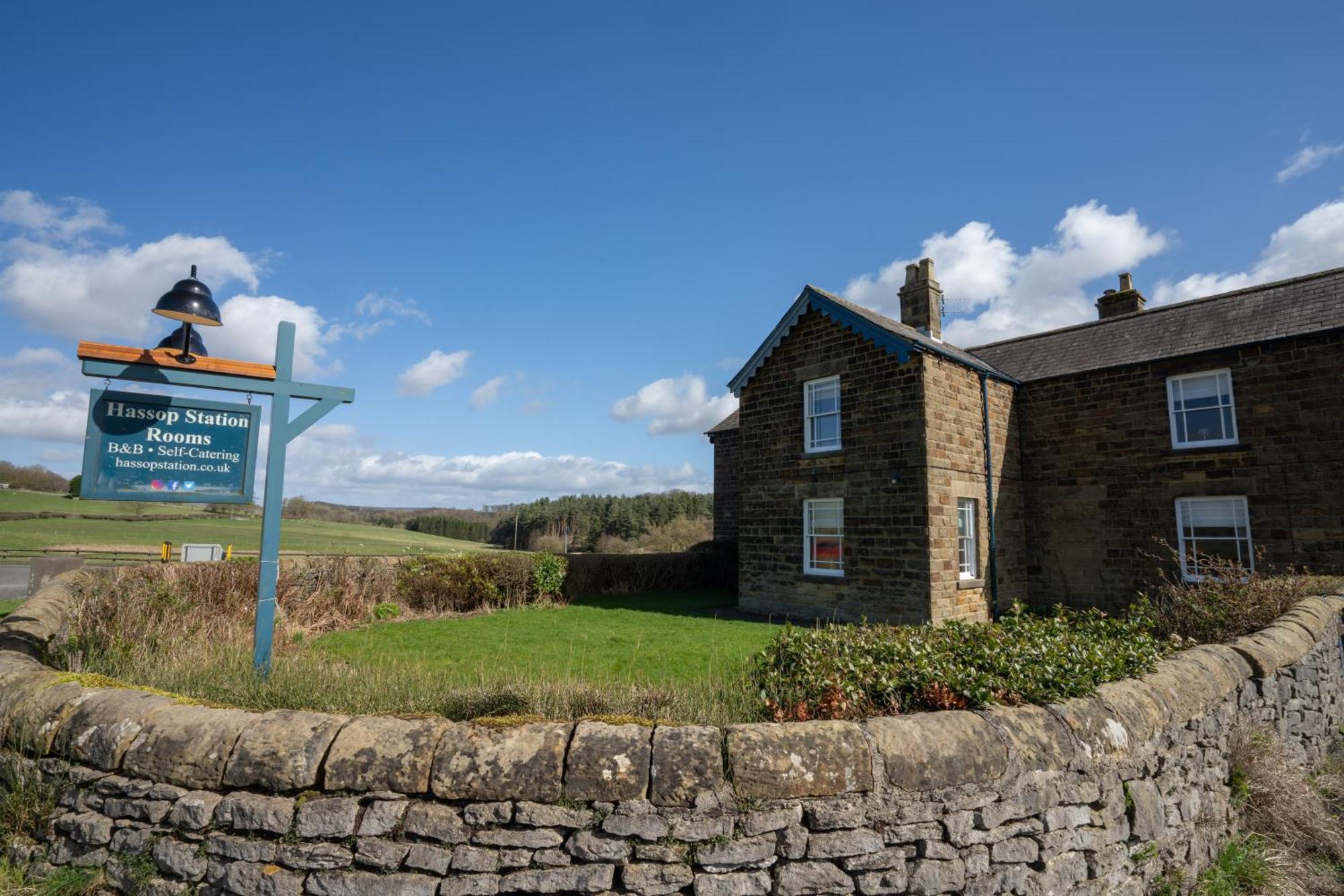 Hassop Station Apartment On The Monsal Trail เบคเวลล์ ภายนอก รูปภาพ